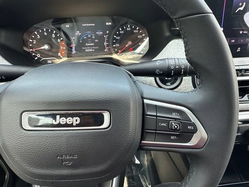 Used 2024 Jeep Compass Latitude AWD/4WD image 25