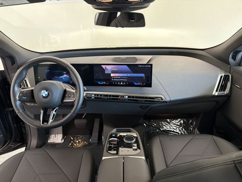 Certified 2025 BMW iX xDrive50 w/ Premium Package AWD/4WD image 17