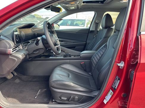 Used 2023 Hyundai Elantra Limited FWD image 10