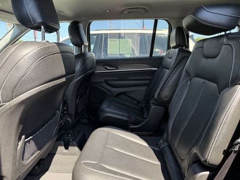 Used 2023 Jeep Grand Cherokee L Limited AWD/4WD image 27
