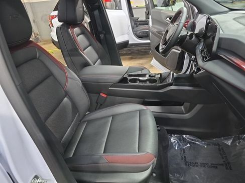 New 2026 Chevrolet Equinox RS w/ Convenience Package III FWD image 13