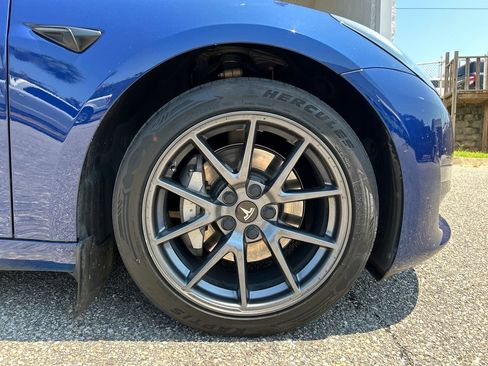 Used 2022 Tesla Model 3 Long Range AWD/4WD image 7