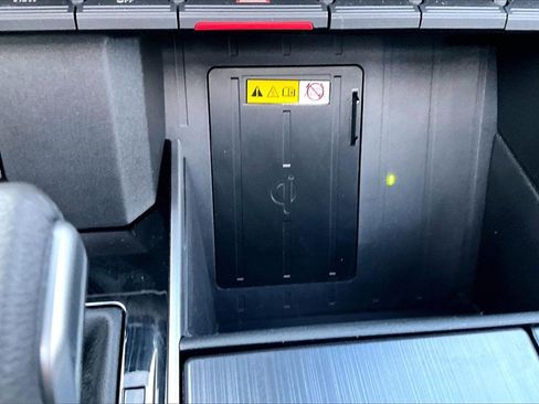 Used 2023 Toyota Sequoia Platinum image 15