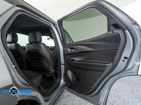 Used 2023 Chevrolet TrailBlazer RS FWD image 32
