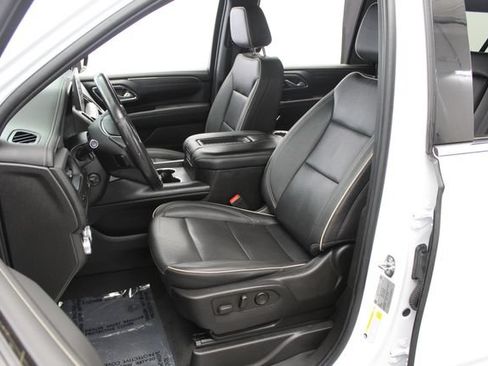 Used 2022 GMC Yukon XL SLT w/ SLT Luxury Package AWD/4WD image 17