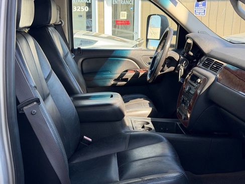 Used 2008 Chevrolet Silverado 3500 LTZ w/ Suspension Package, Off-Road image 13