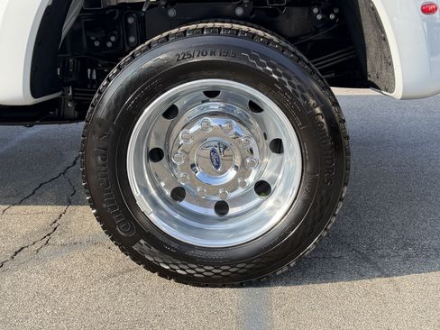 Used 2026 Ford F450 Platinum w/ FX4 Off-Road Package AWD/4WD image 11