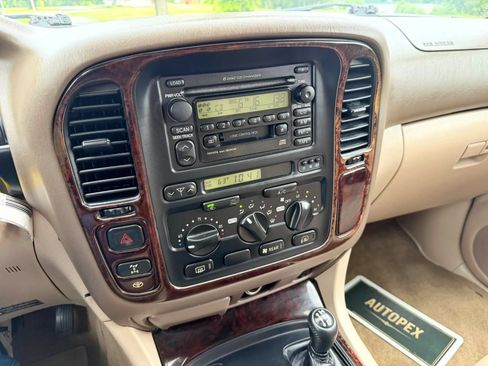 Used 2000 Toyota Land Cruiser AWD/4WD image 83