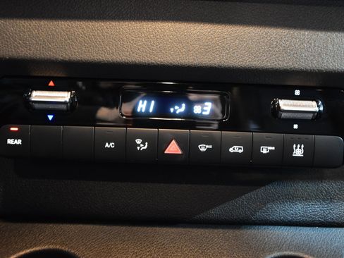 Used 2021 Mercedes-Benz Sprinter 2500 image 32