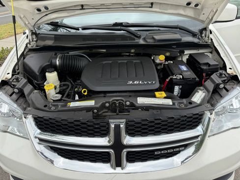 Used 2011 Dodge Grand Caravan Mainstreet FWD image 30