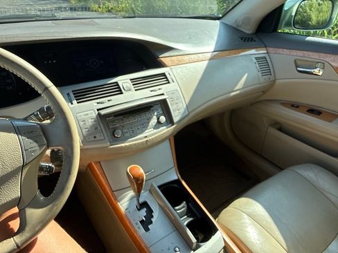 Used 2005 Toyota Avalon XLS FWD image 16
