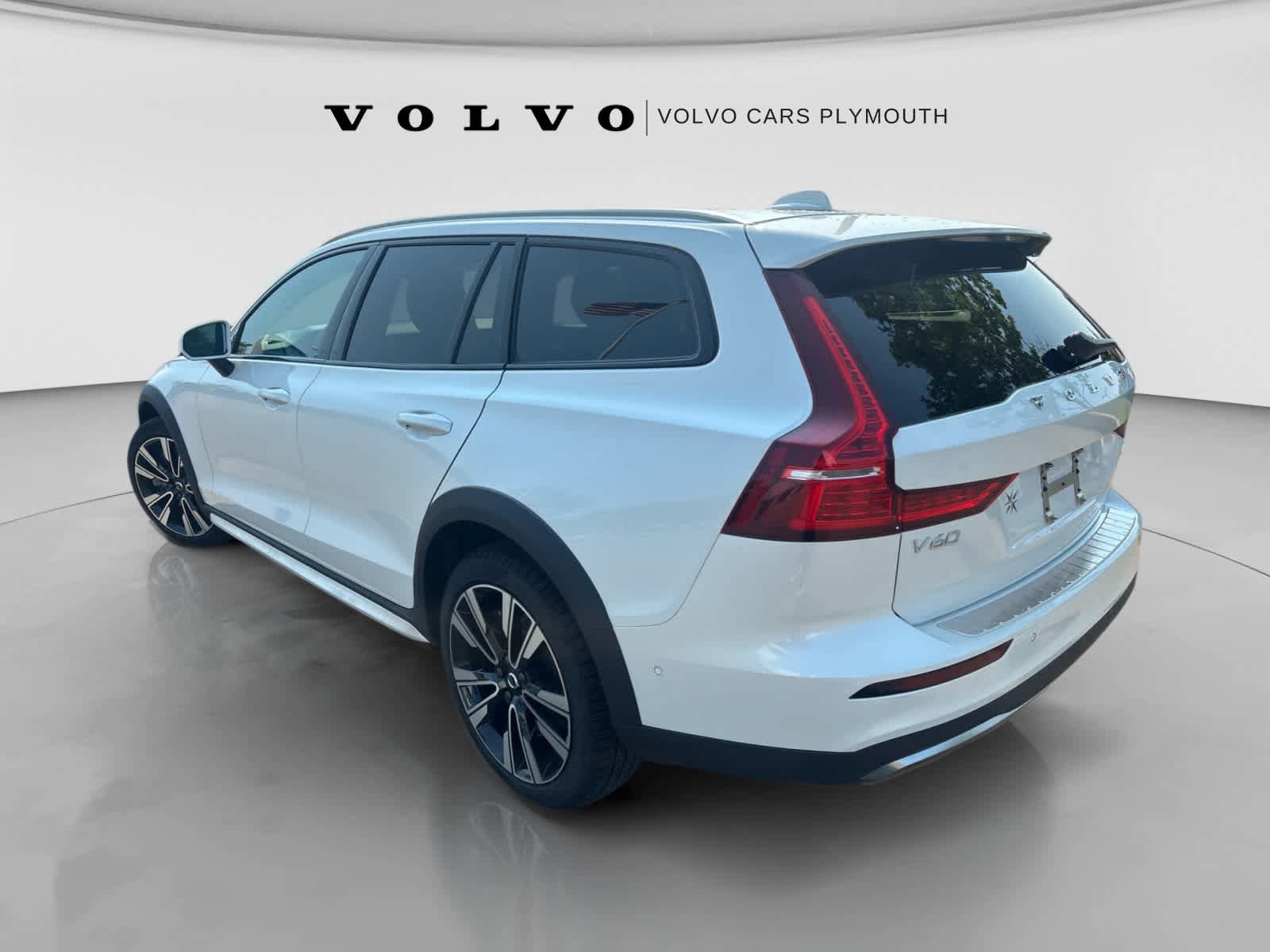 Used 2026 Volvo V60 B5 Cross Country Ultra w/ Protection Package Premier AWD/4WD image 5