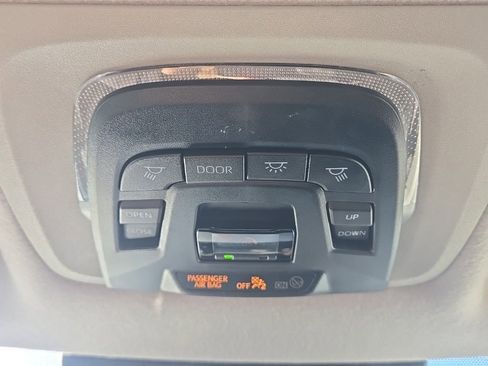 Used 2023 Toyota Corolla Cross XLE image 23