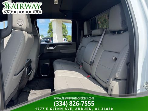Used 2024 GMC Sierra 2500 SLT w/ SLT Premium Package AWD/4WD image 11