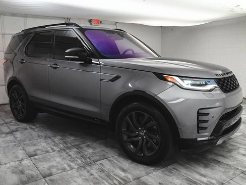 Used 2022 Land Rover Discovery S R-Dynamic AWD/4WD image 3