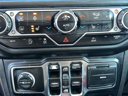 Used 2021 Jeep Gladiator Mojave image 14