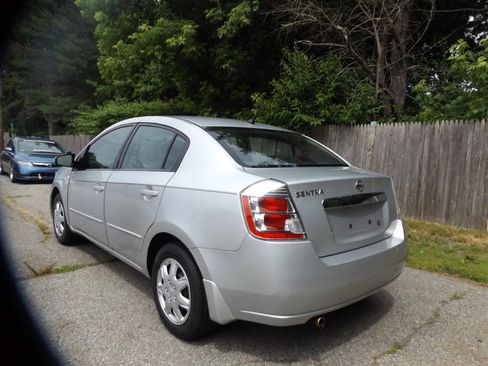 Used 2010 Nissan Sentra 2.0 FWD image 3