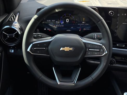 New 2025 Chevrolet Equinox LT image 18