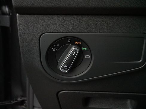 Certified 2022 Volkswagen Tiguan SEL R-Line image 27