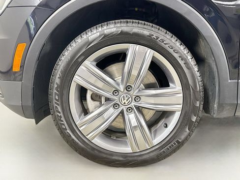 Used 2021 Volkswagen Tiguan SEL AWD/4WD image 30