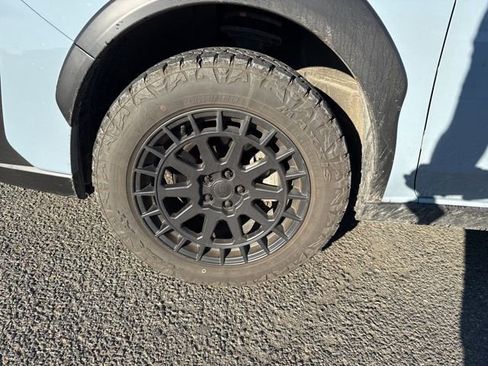 Used 2023 Subaru Crosstrek 2.5i Limited w/ Moonroof Package image 9