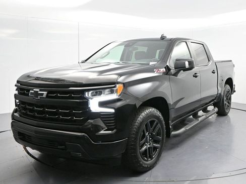 Used 2023 Chevrolet Silverado 1500 RST AWD/4WD image 3