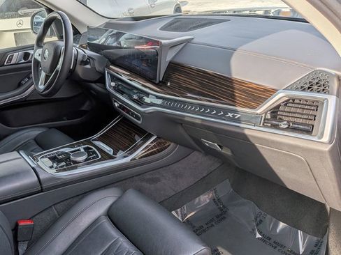 Used 2025 BMW X7 xDrive40i image 25