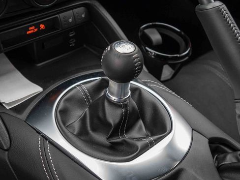 New 2026 MAZDA MX-5 Miata Club w/ Appearance Package RWD image 22