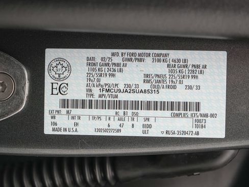 Certified 2025 Ford Escape Platinum AWD/4WD image 24