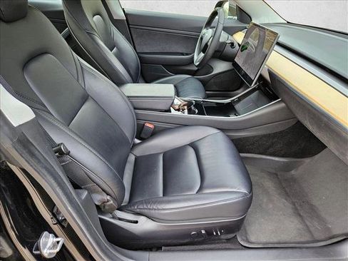 Used 2020 Tesla Model 3 Standard Range Plus image 22