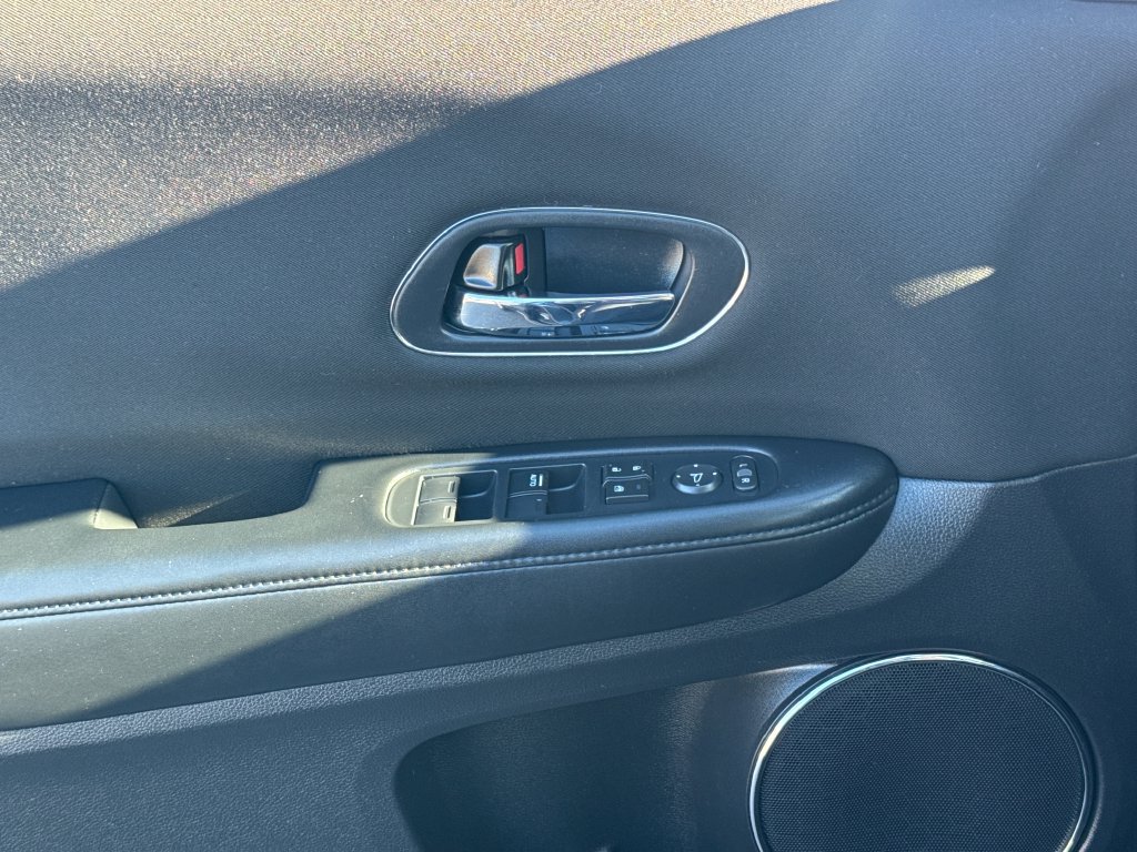 Used 2016 Honda HR-V EX image 37