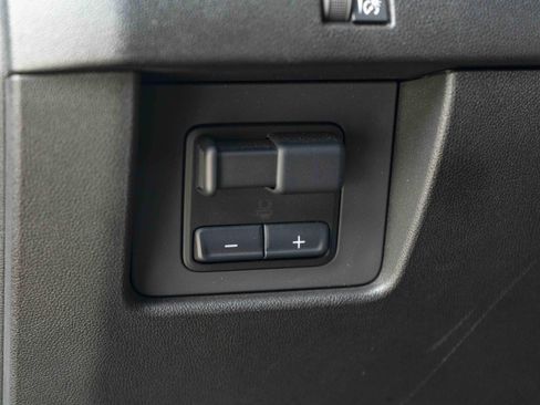 Used 2024 Chevrolet Colorado ZR2 AWD/4WD image 39