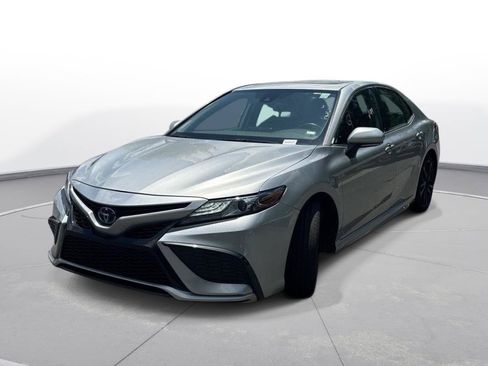 Used 2024 Toyota Camry XSE FWD image 2