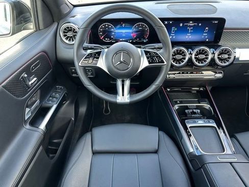 Used 2026 Mercedes-Benz GLB 250 4MATIC image 12