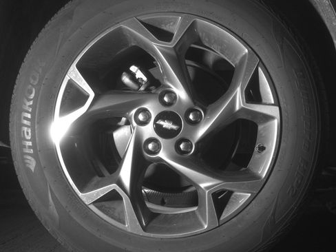 Used 2025 Chevrolet Trax LT FWD image 15