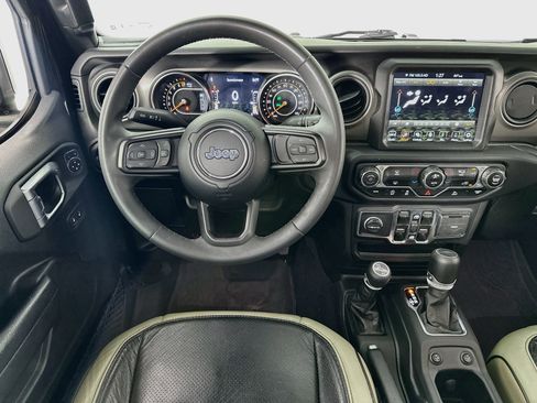 Used 2023 Jeep Gladiator Sport AWD/4WD image 22