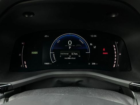 Used 2025 Toyota Camry SE image 37