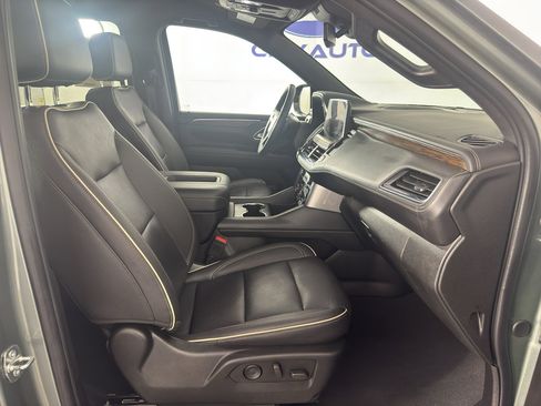 Used 2023 Chevrolet Suburban Premier RWD image 44