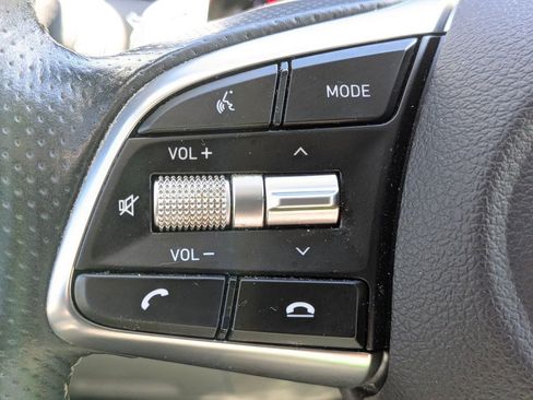 Used 2020 Genesis G70 2.0T image 18