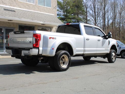 Used 2018 Ford F350 Platinum w/ Platinum Ultimate Package AWD/4WD image 6