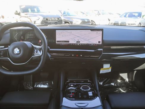 Certified 2025 BMW 530i RWD image 9