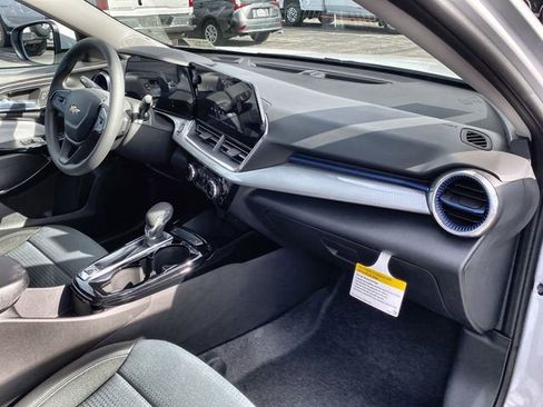 New 2026 Chevrolet Trax LT FWD image 40