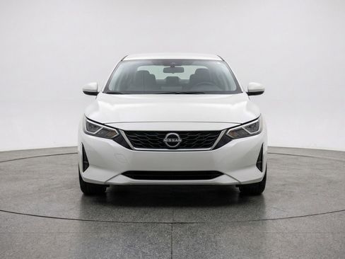 Used 2025 Nissan Sentra SV FWD image 2