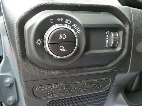 Used 2024 Jeep Gladiator Sport AWD/4WD image 28