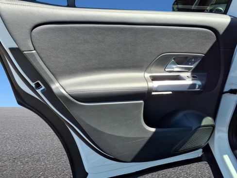 Certified 2023 Mercedes-Benz GLB 250 4MATIC image 19