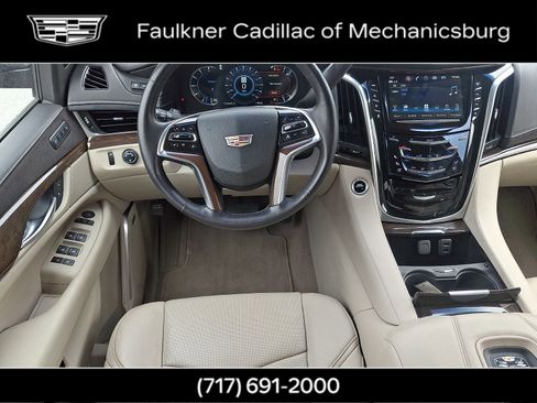 Used 2018 Cadillac Escalade Luxury AWD/4WD image 16