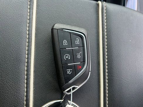 Used 2023 Cadillac Escalade ESV Premium Luxury AWD/4WD image 34