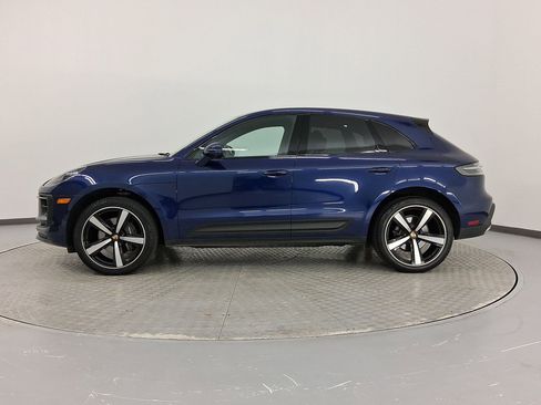 Used 2023 Porsche Macan image 2