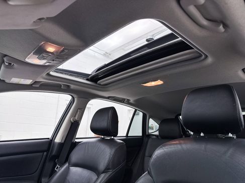 Used 2015 Subaru Crosstrek Touring image 3