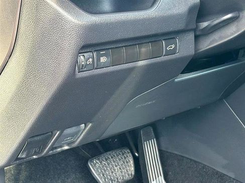 Used 2025 Toyota RAV4 XLE w/ Convenience Package image 16